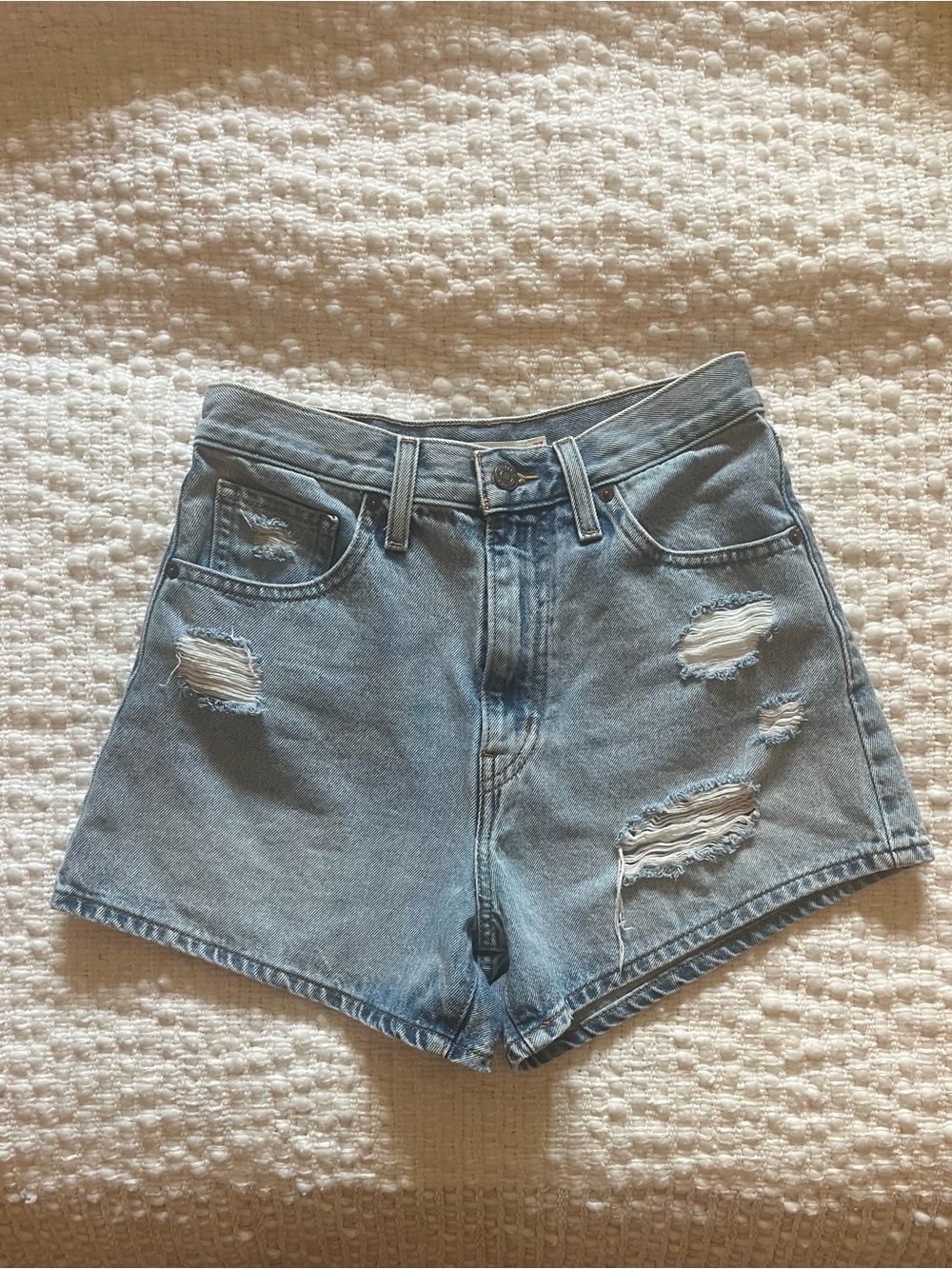 Levi’s High Waisted Mom Short
